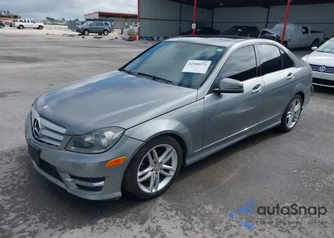 2013 Mercedes-Benz C 300 Luxury 4Matic/Sport 4Matic from USA, damaged, VIN WDDGF8AB2DR242498